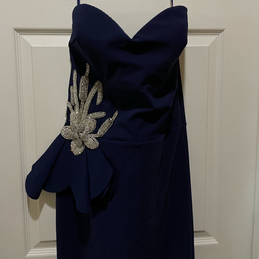 Chiara Boni La Petite Robe
Grenawa Gown - Picture 9 of 13